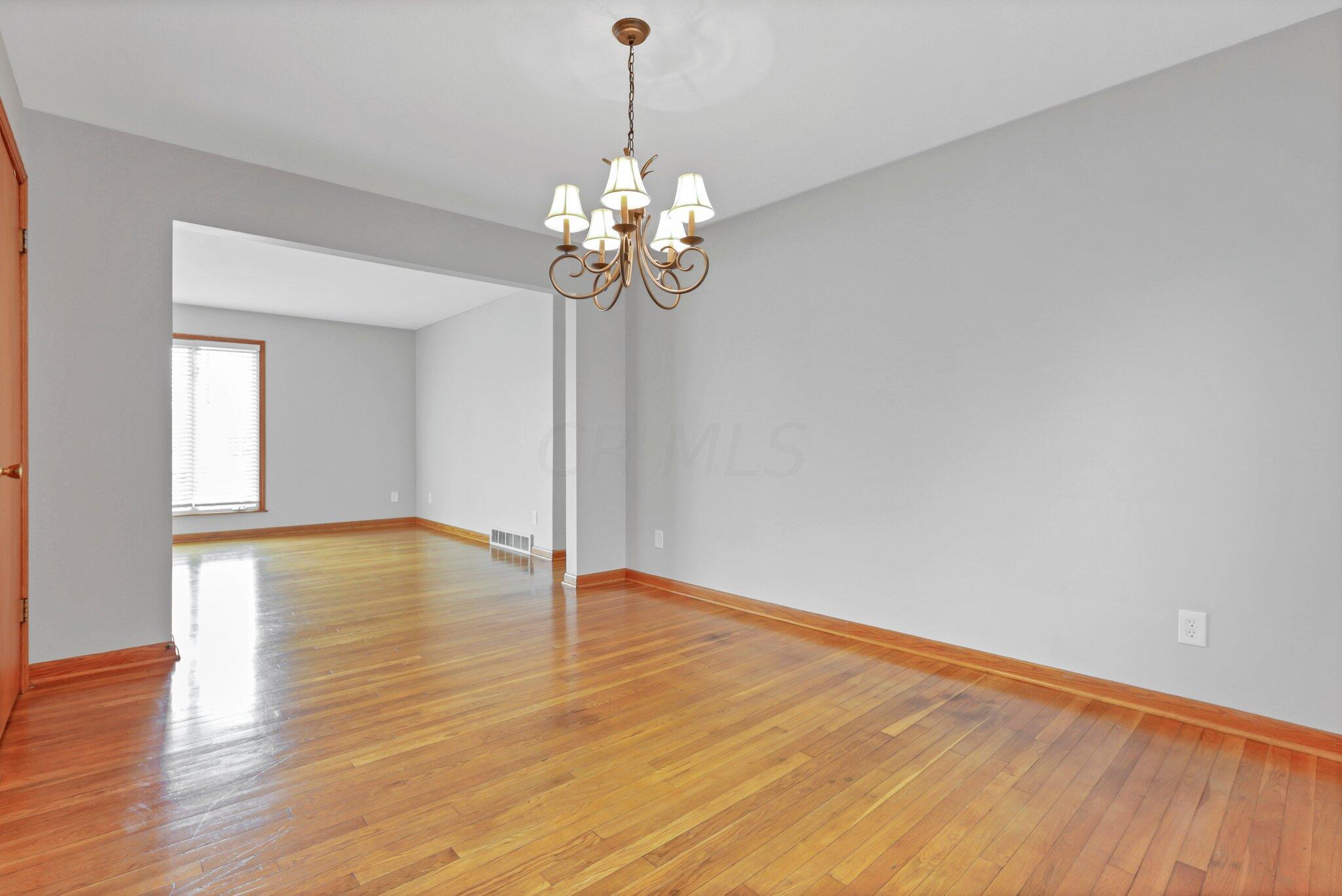 252 Derby Downs Road Newark, OH 43055 - Photo 20 of 64 Dining Room