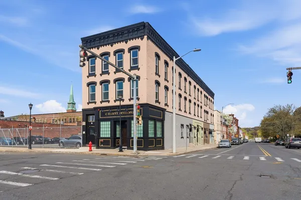 $1,295 | 180 Lyman Street, Unit 180, Holyoke, MA 01040