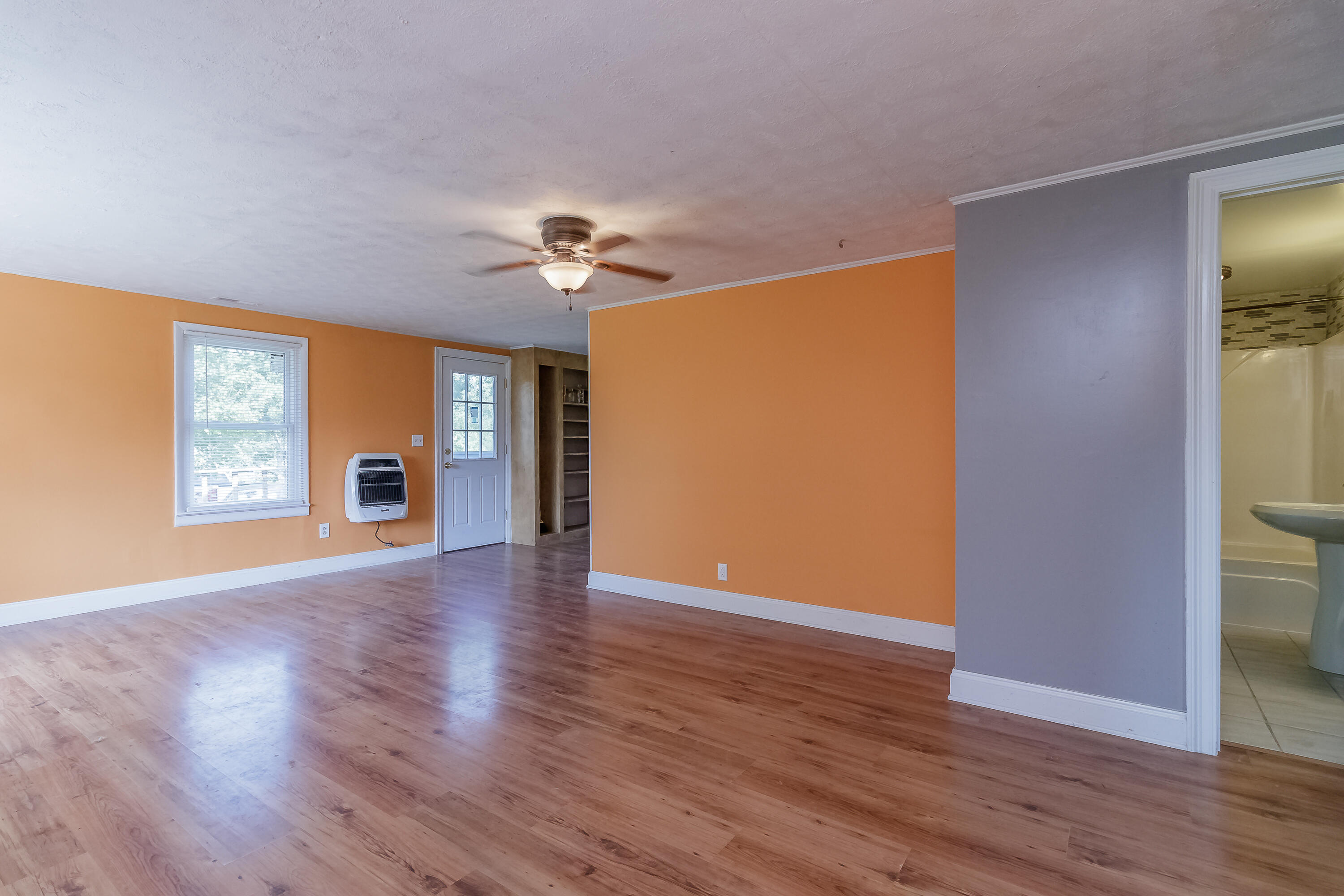 2177 Lake Howard Road LaFayette, GA 30728 - Photo 3 of 52 Living Room