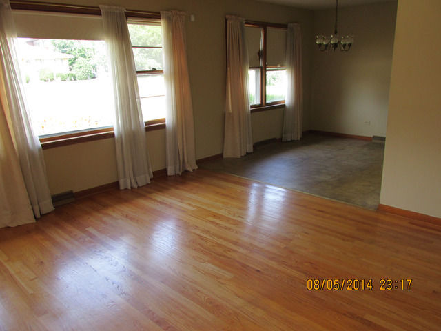 543 Iroquois Road Hillside, IL 60162 - Photo 2 of 14