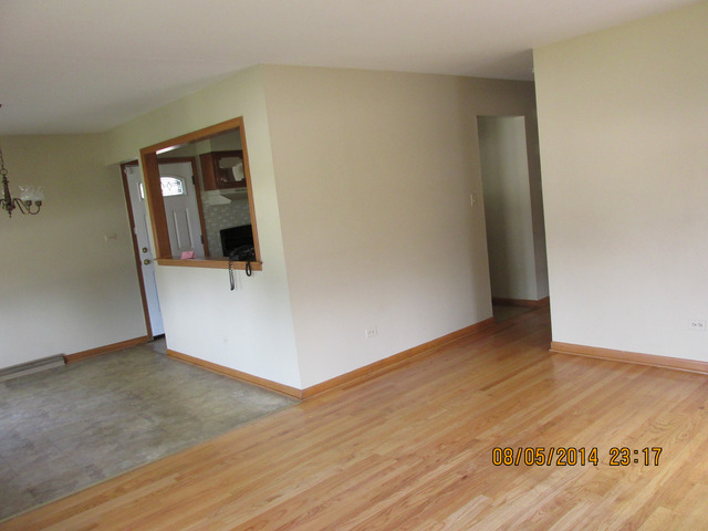 543 Iroquois Road Hillside, IL 60162 - Photo 3 of 14