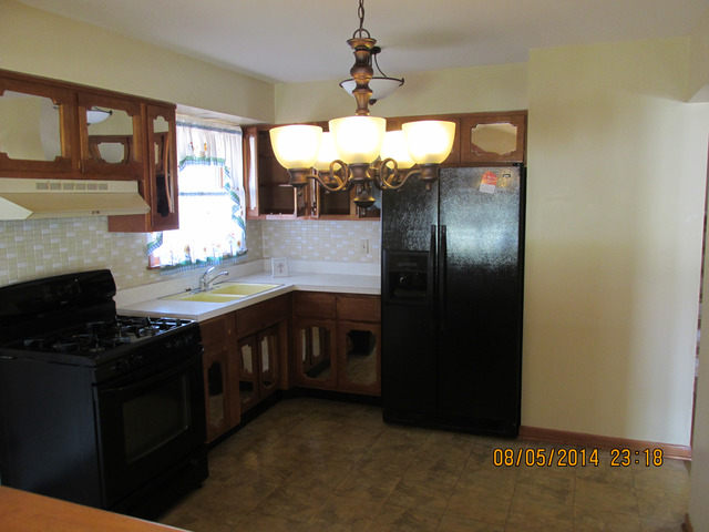 543 Iroquois Road Hillside, IL 60162 - Photo 4 of 14