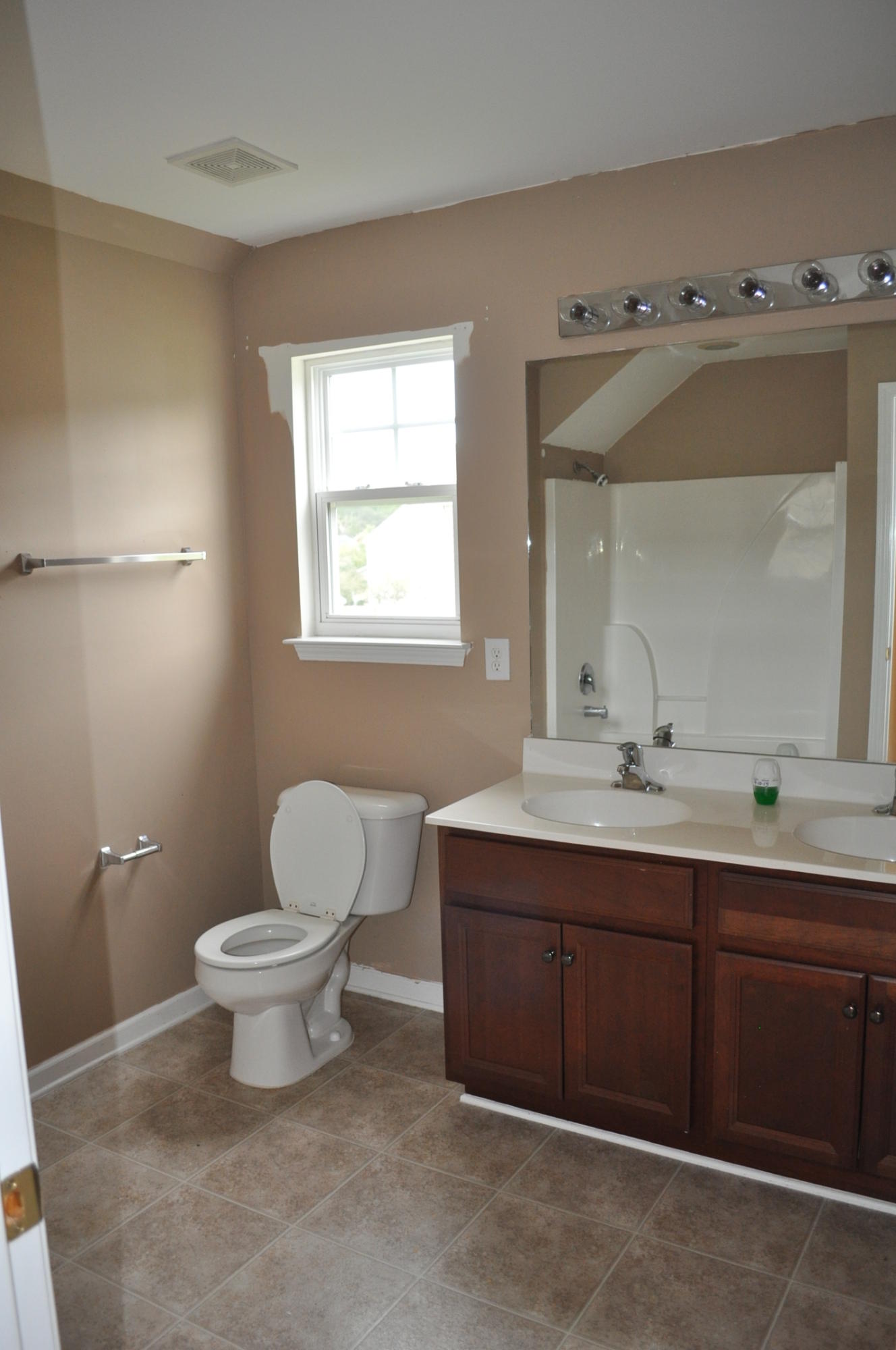 228 Killarney Trail Moncks Corner, SC 29461 - Photo 9 of 10 2015-09-16 16.43.35