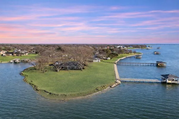 $1,625,000 | 417 Pecan Point Drive, Kerens, TX 75144