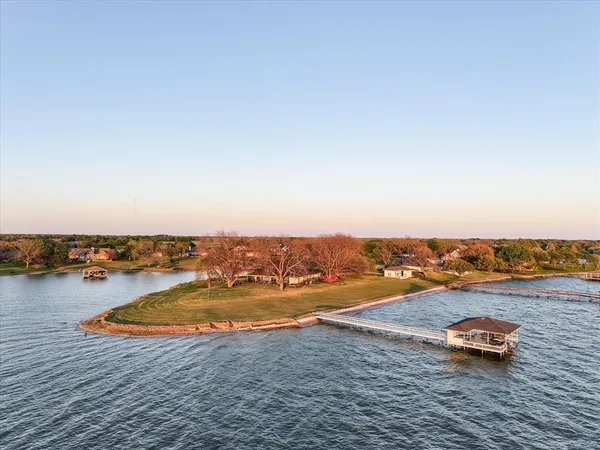 $1,625,000 | 417 Pecan Point Drive, Kerens, TX 75144