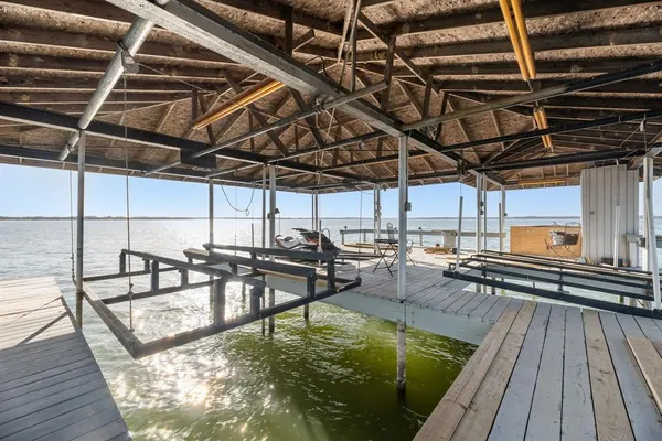 $1,625,000 | 417 Pecan Point Drive, Kerens, TX 75144