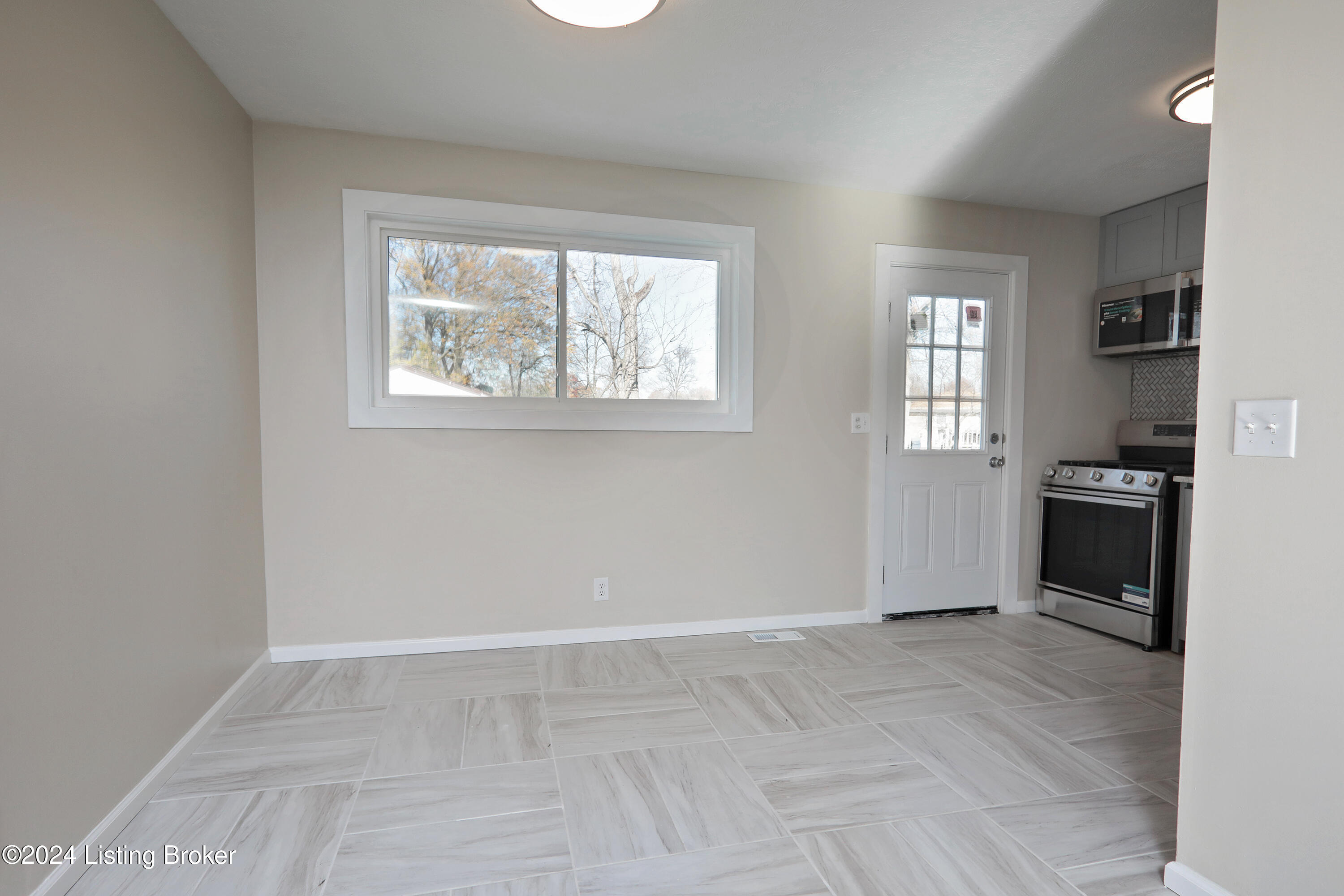 3509 Tarragon Road Louisville, KY 40219 - Photo 10 of 44 3509_Tarragon_012
