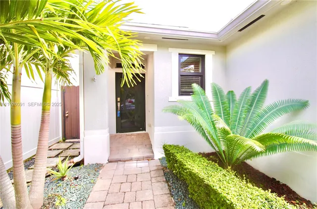 $2,800 | 561 Northeast 6th Place, Florida City, FL 33034