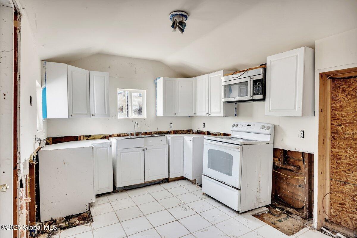 58 Maple Avenue Hunter, NY 12442 - Photo 3 of 20 P1298540