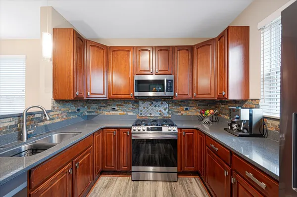 $425,000 | 1401 South Fairfield Avenue, Lombard, IL 60148