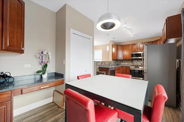 $425,000 | 1401 South Fairfield Avenue, Lombard, IL 60148