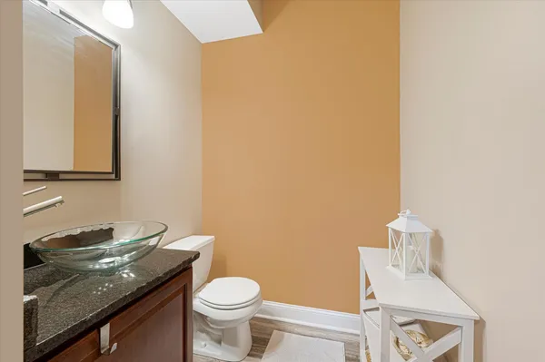 $425,000 | 1401 South Fairfield Avenue, Lombard, IL 60148