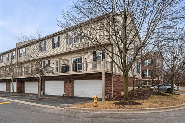 $425,000 | 1401 South Fairfield Avenue, Lombard, IL 60148