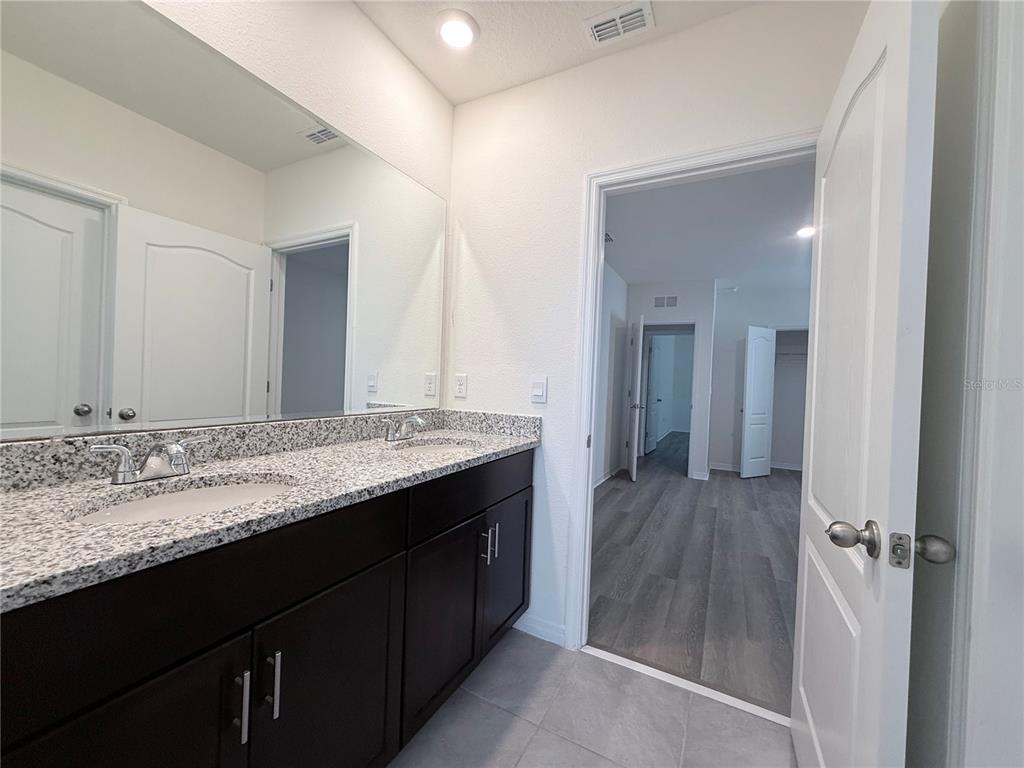 7809 Oak Reflection Loop Davenport, FL 33837 - Photo 7 of 43