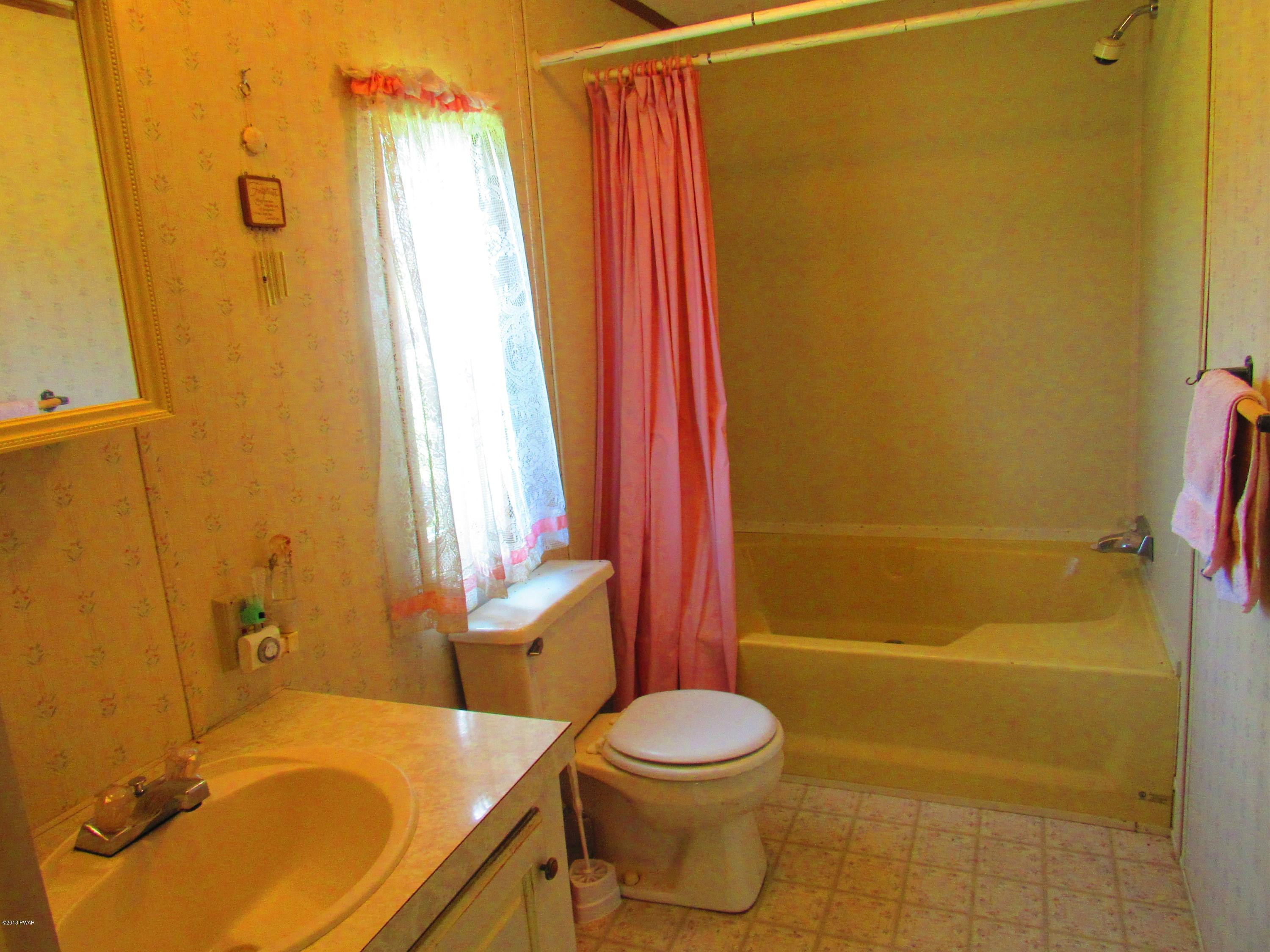 34 Zion Road Newfoundland, PA 18445 - Photo 16 of 27 master bath