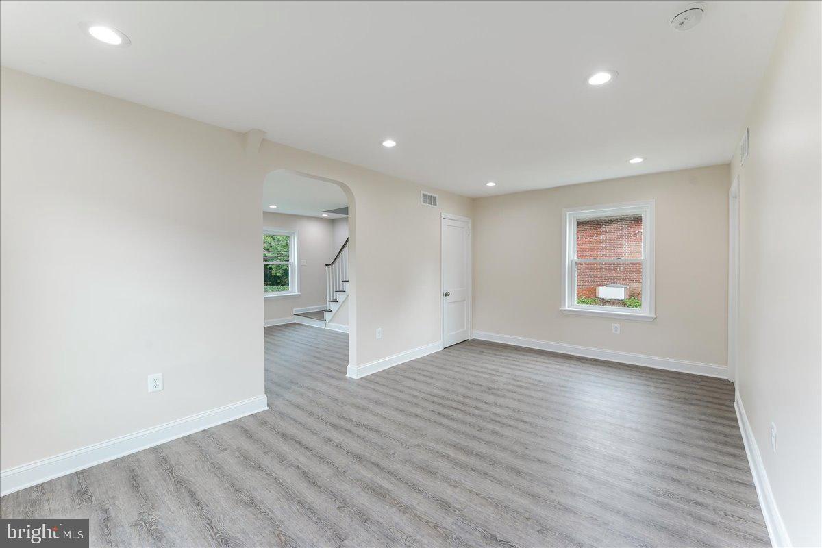 726 Brookhaven Road Wallingford, PA 19086 - Photo 12 of 43 Living Room