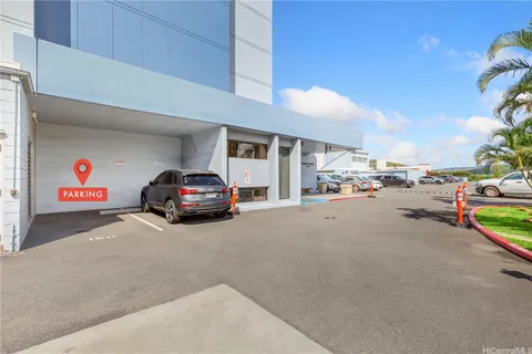 $320,000 | 3045 Ala Napuaa Place, Unit 1701, Honolulu, HI 96818