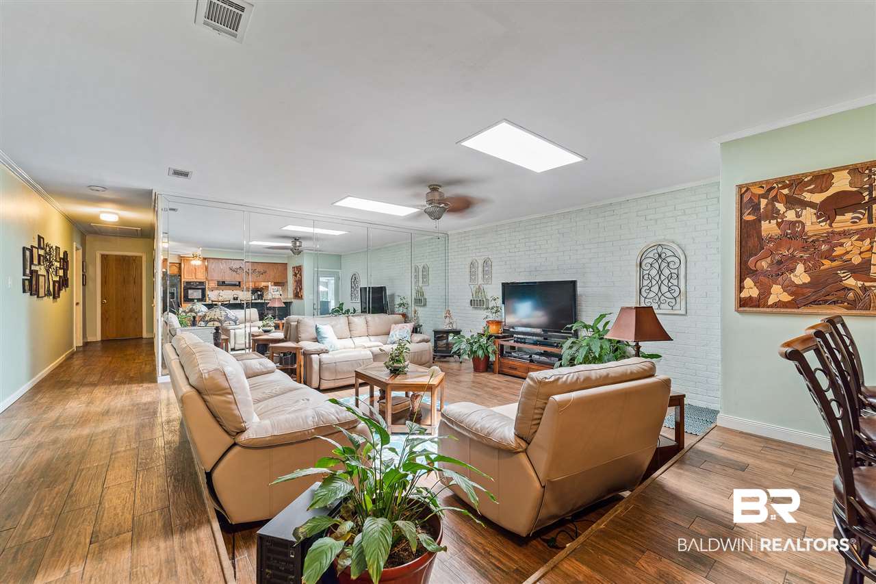 15208 Black Griffin Road Loxley, AL 36551 - Photo 13 of 32 Living Area