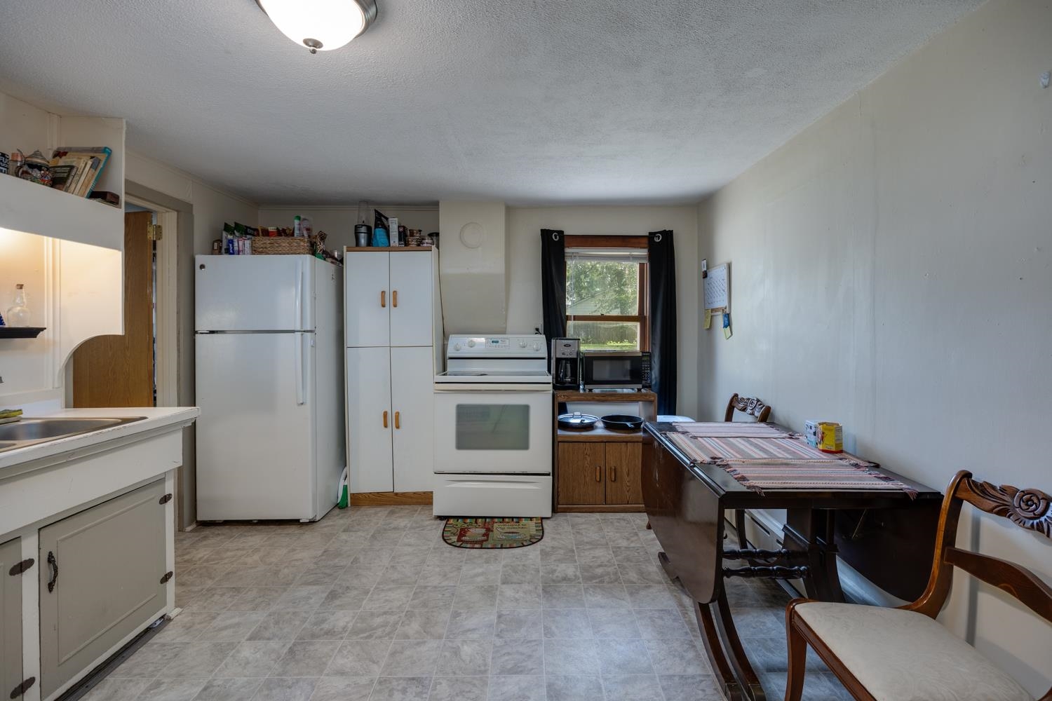 412 Clarence Street Fort Atkinson, WI 53538 - Photo 10 of 26