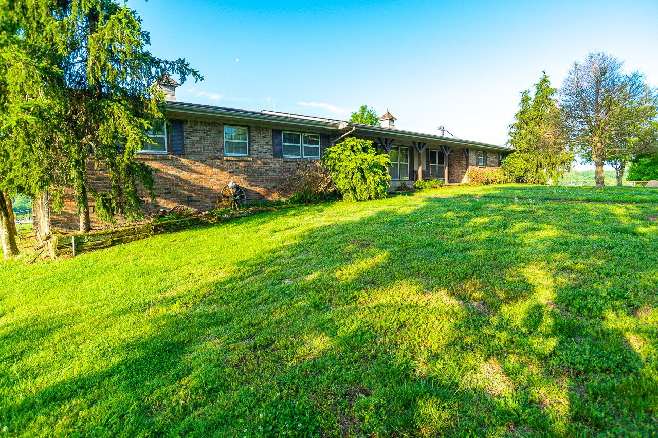 429 Hicks Cut Road Pulaski, TN 38478 - Photo 13 of 70 a front view of house with yard