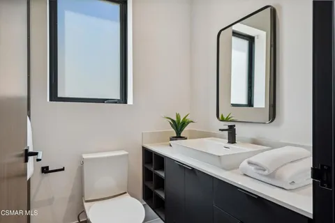 $12,900,000 | 461 Lake Sherwood Drive, Westlake Village, CA 91361