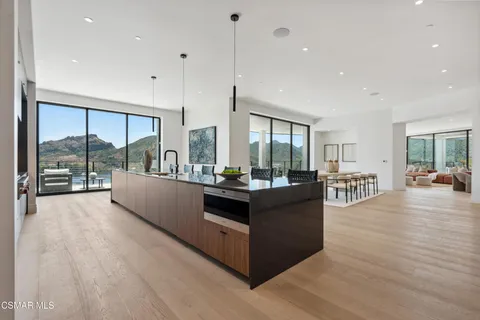 $12,900,000 | 461 Lake Sherwood Drive, Westlake Village, CA 91361