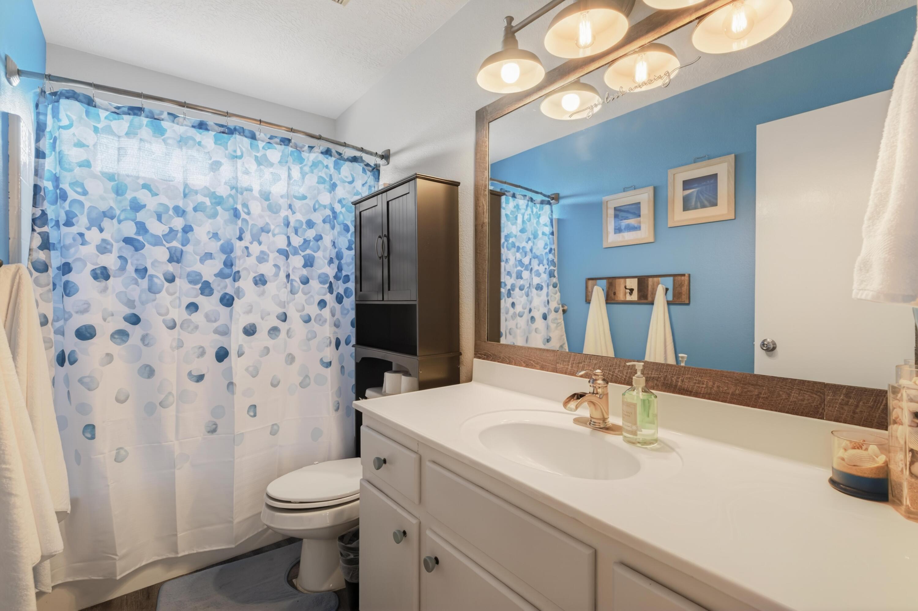 554 East 200 South, Unit 10 St. George, UT 84770 - Photo 12 of 21 Main Bathroom