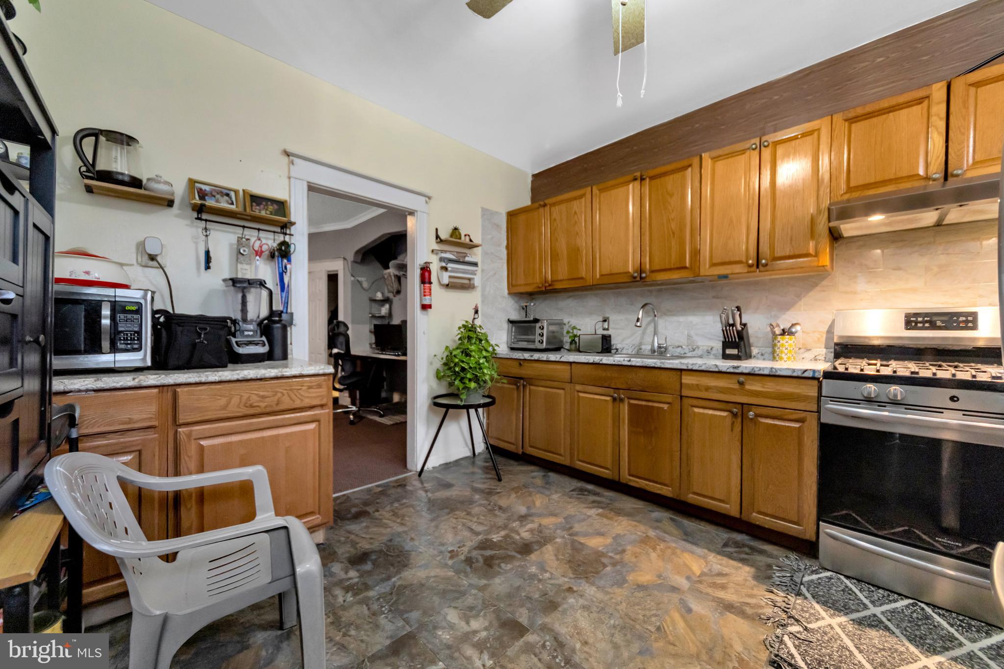 258 Wembly Road Upper Darby, PA 19082 - Photo 10 of 26