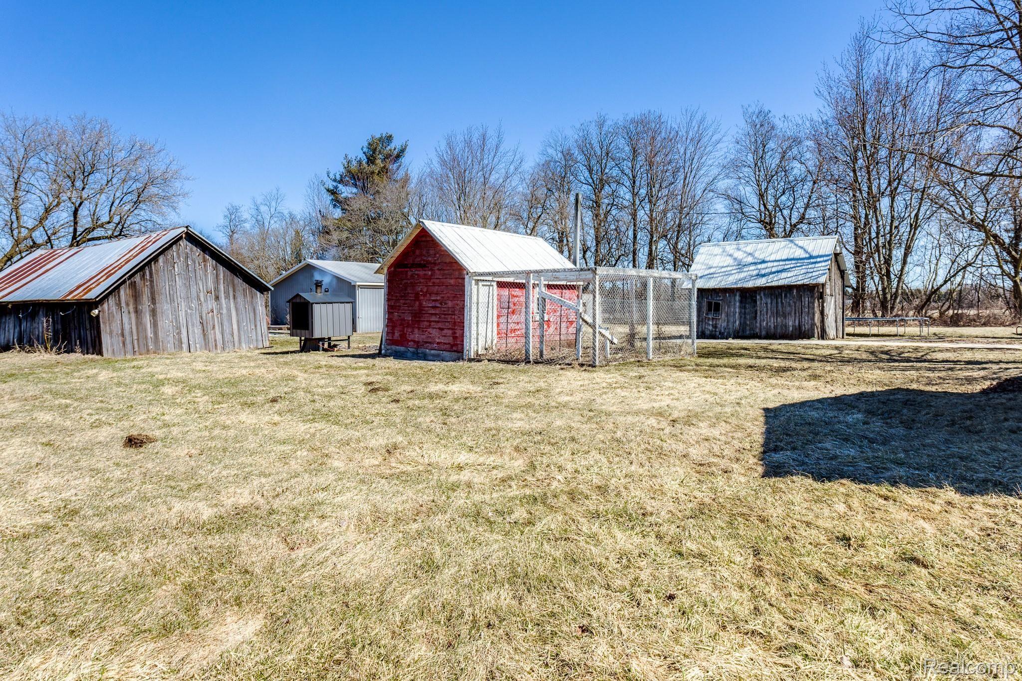 8014 Imlay City Road Avoca, MI 48006 - Photo 43 of 47 8614 Imlay City Rd ex (16 of 20).jpg