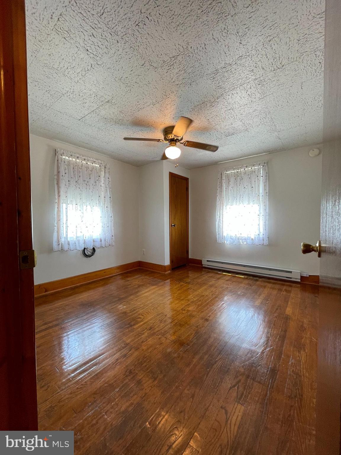 4901 Brookwood Road Baltimore, MD 21225 - Photo 20 of 39 Upstairs 2nd bedroom