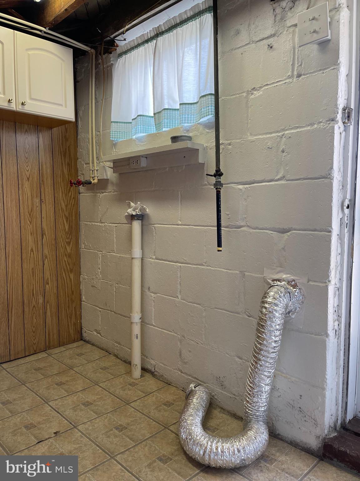 4901 Brookwood Road Baltimore, MD 21225 - Photo 33 of 39 Washer & Dryer hookups