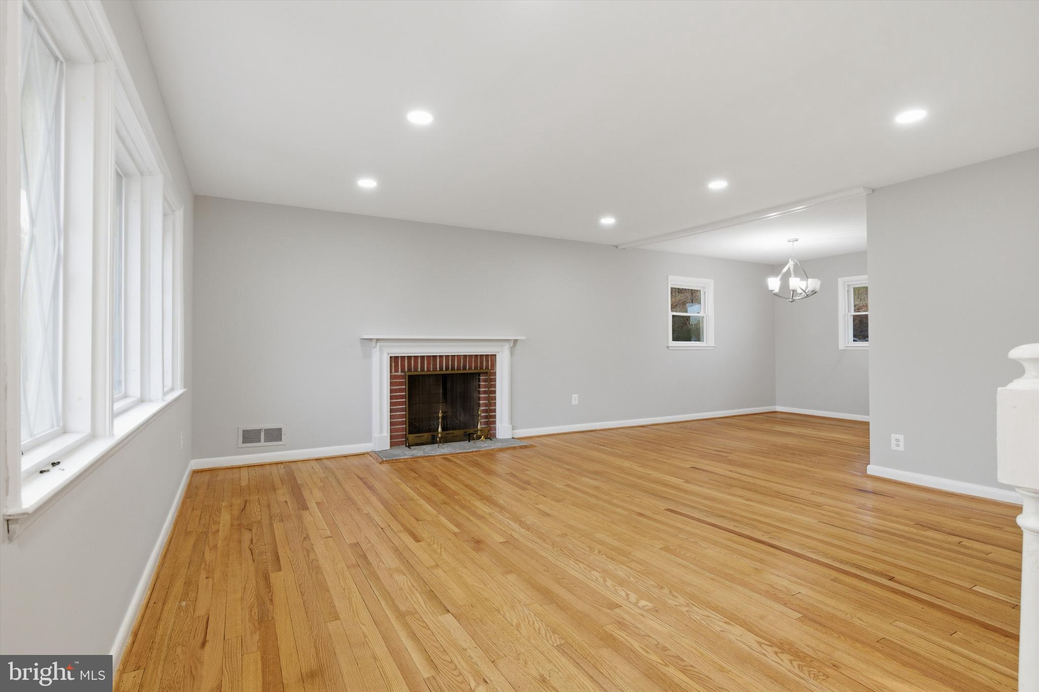 6703 Glenkirk Road Baltimore, MD 21239 - Photo 2 of 33