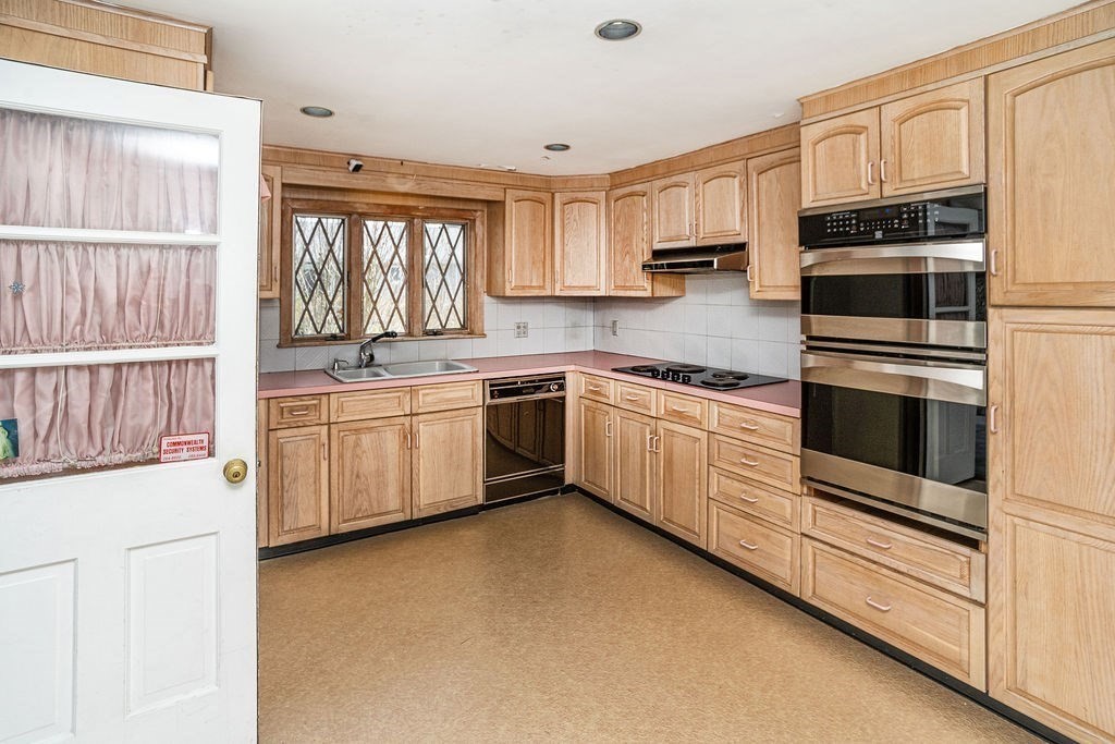 10 Houghton Road Belmont, MA 02478 - Photo 5 of 23