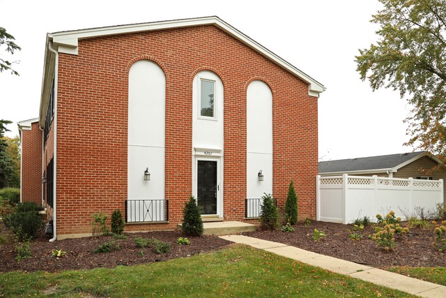 4201 Cumnor Road Downers Grove, IL 60515 - Photo 1 of 10 a front view of a house with a yard