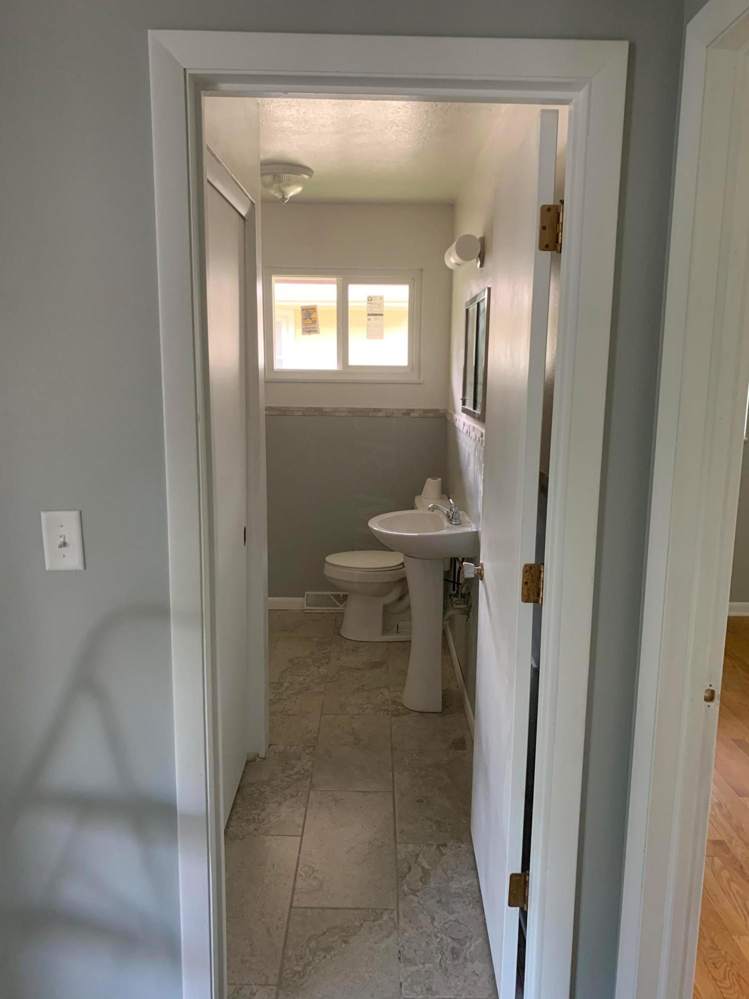 1761 Shady Lane Road Columbus, OH 43227 - Photo 4 of 21 Gallery Image 4