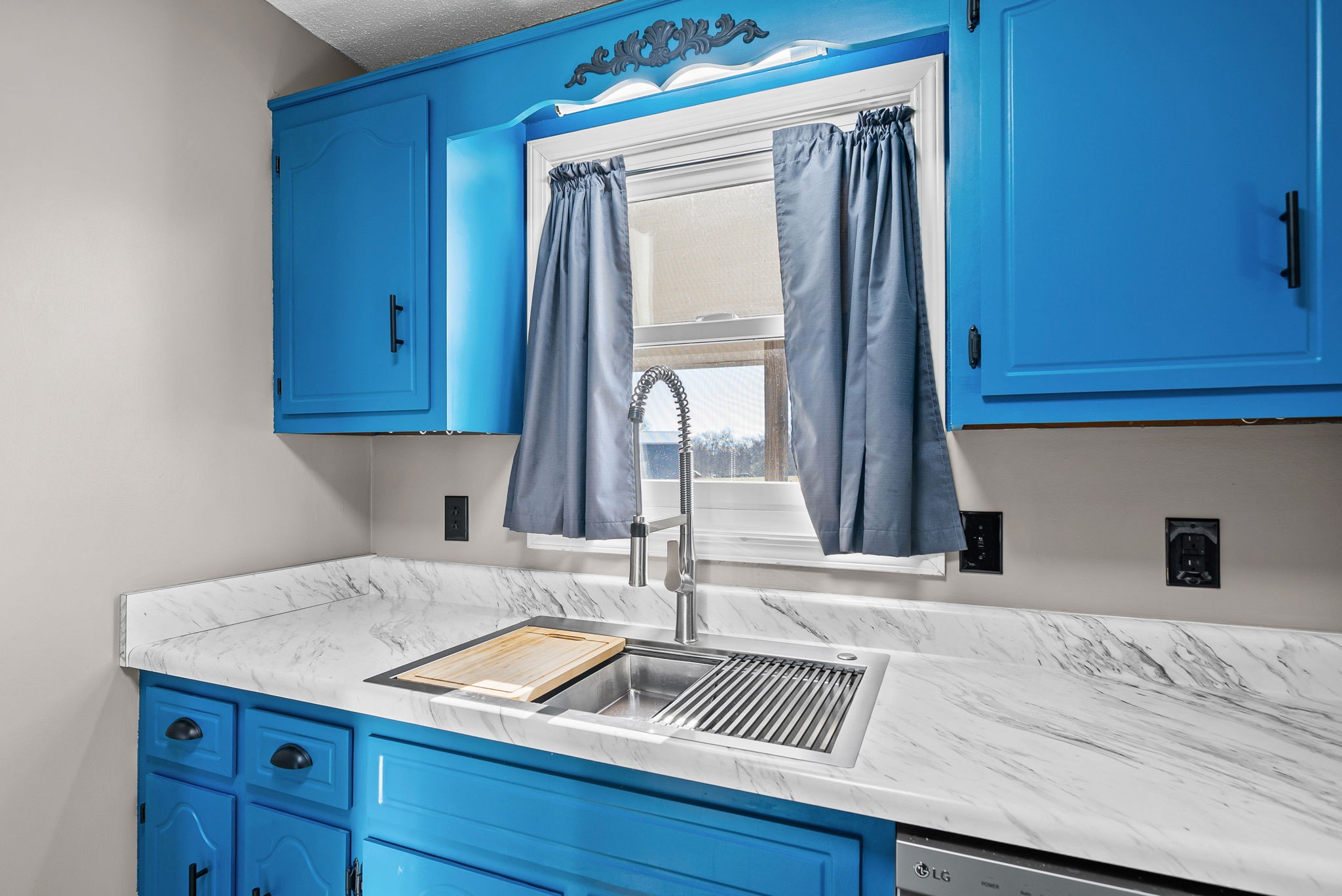 393 Martin Road Clarksville, TN 37042 - Photo 12 of 41