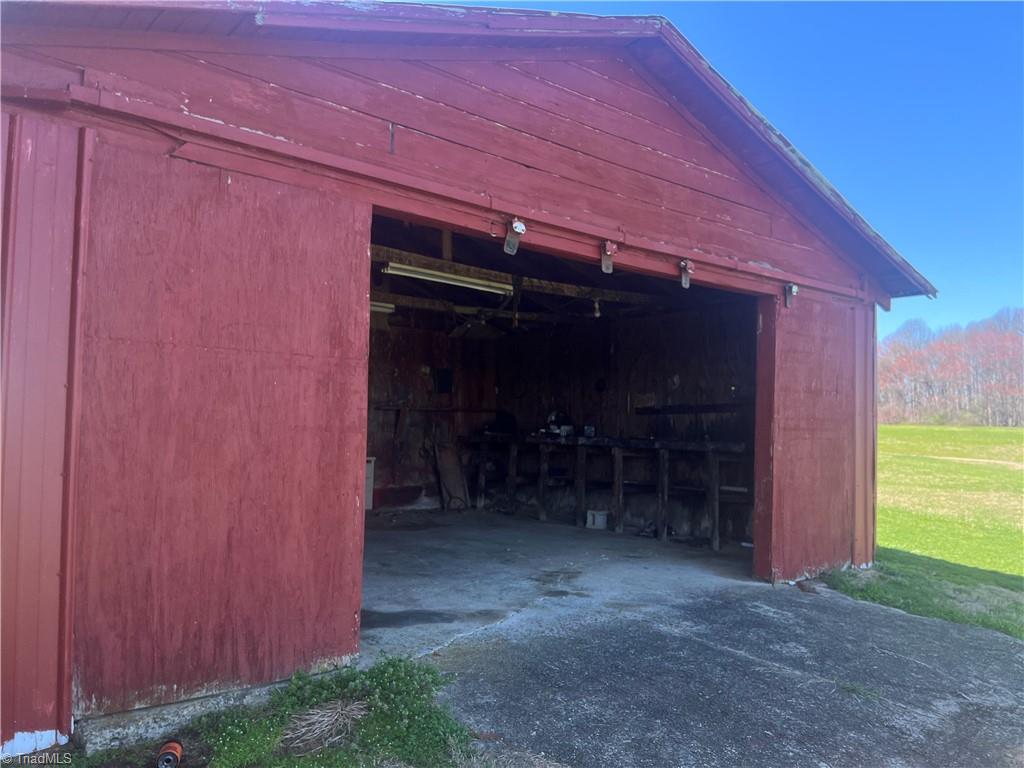 186 Crossroad Church Road Dobson, NC 27017 - Photo 8 of 11 Gallery Image 8