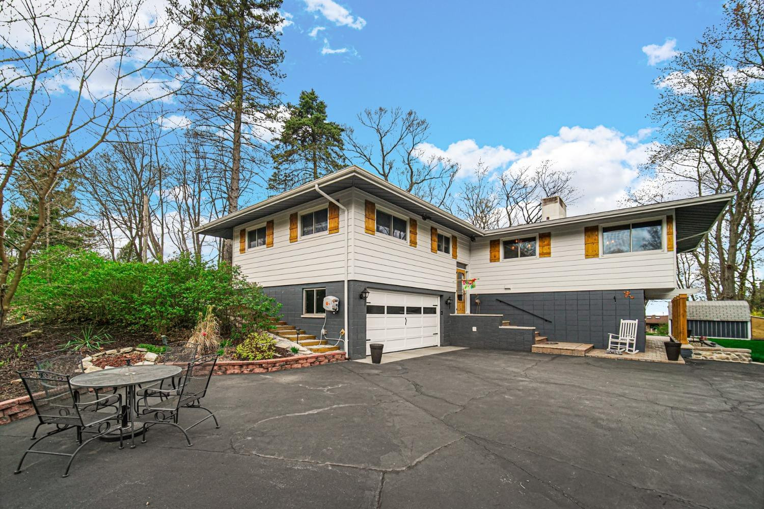 42 Ogden Road Portage, IN 46368 - Photo 7 of 40 a view of a house with a patio