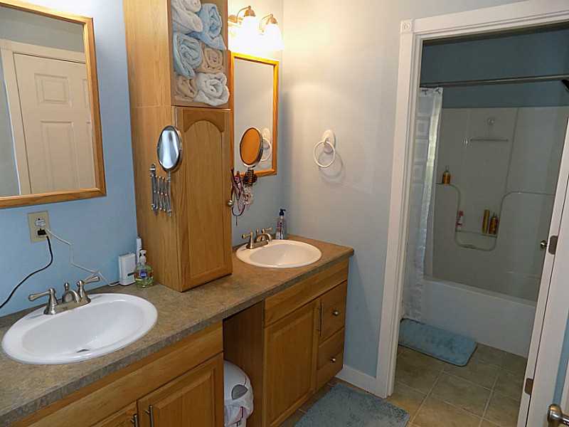 5 Mill Pond Road Exeter, RI 02822 - Photo 17 of 23 Master Bath/Spa.