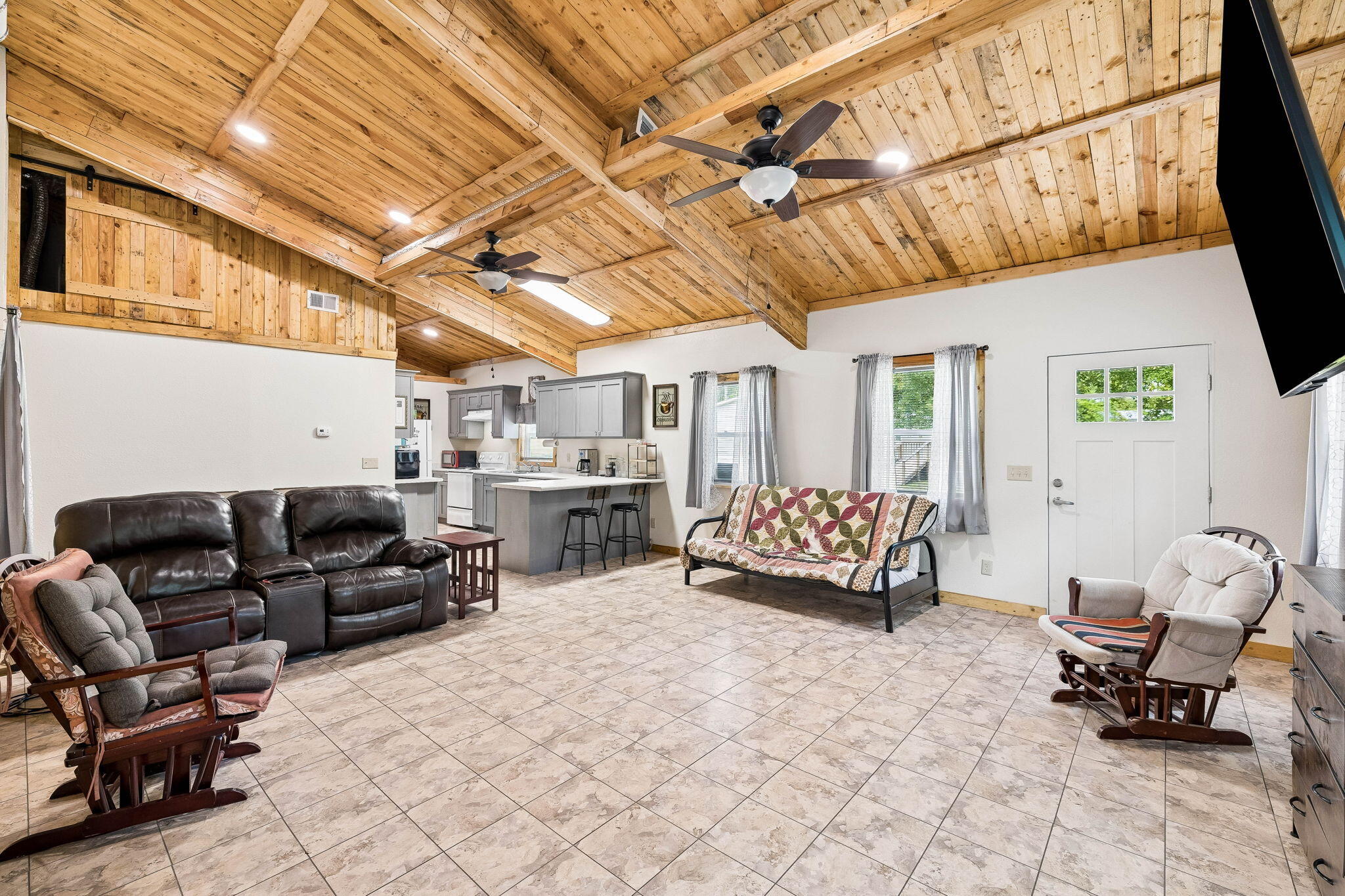 227 Hansen Road Freeport, FL 32439 - Photo 5 of 14 Array_227HansenRd-10