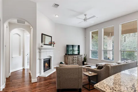 $675,000 | 106 Maxwell Way, Unit 33, Austin, TX 78738