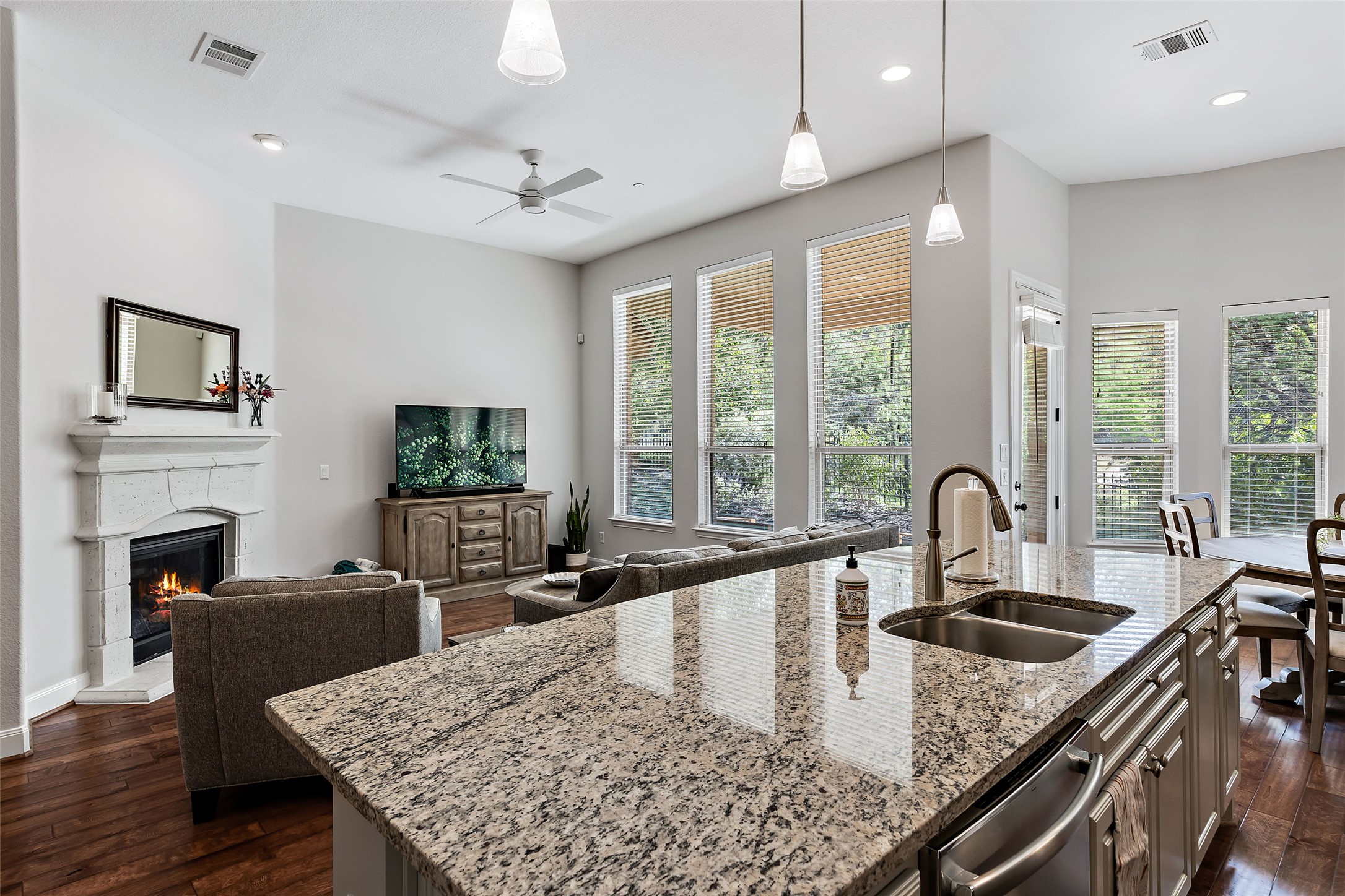 106 Maxwell Way, Unit 33 Austin, TX 78738 - Photo 30 of 40 Kitchen featuring large kitchen island and open concept living