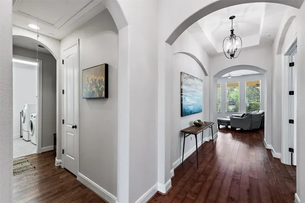 $675,000 | 106 Maxwell Way, Unit 33, Austin, TX 78738