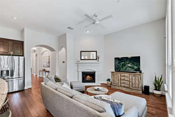 $675,000 | 106 Maxwell Way, Unit 33, Austin, TX 78738