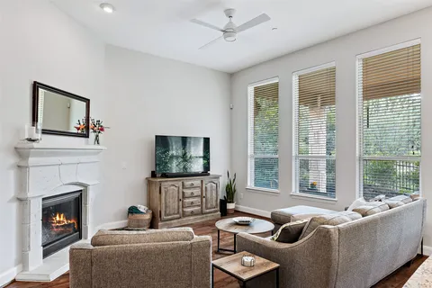 $675,000 | 106 Maxwell Way, Unit 33, Austin, TX 78738