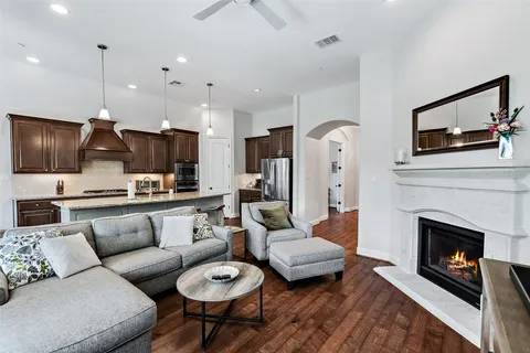 $675,000 | 106 Maxwell Way, Unit 33, Austin, TX 78738