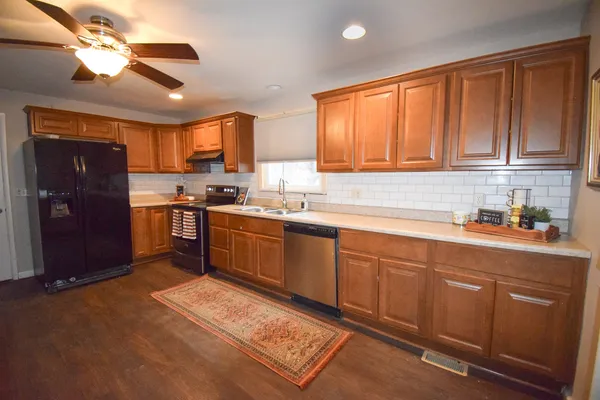 $154,900 | 914 West Olive Street, Bloomington, IL 61701