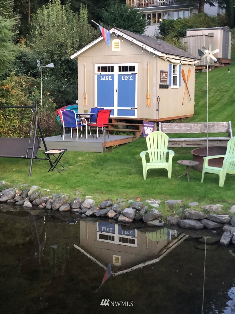 19611 Lerch Road Snohomish, WA 98290 - Photo 22 of 25 a swimming pool with outdoor seating and yard