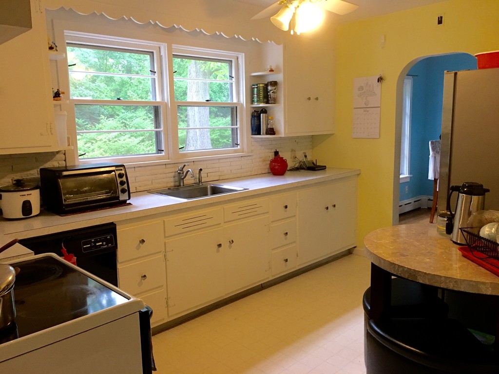 452 Bliss Road Longmeadow, MA 01106 - Photo 5 of 13 Gallery Image 5