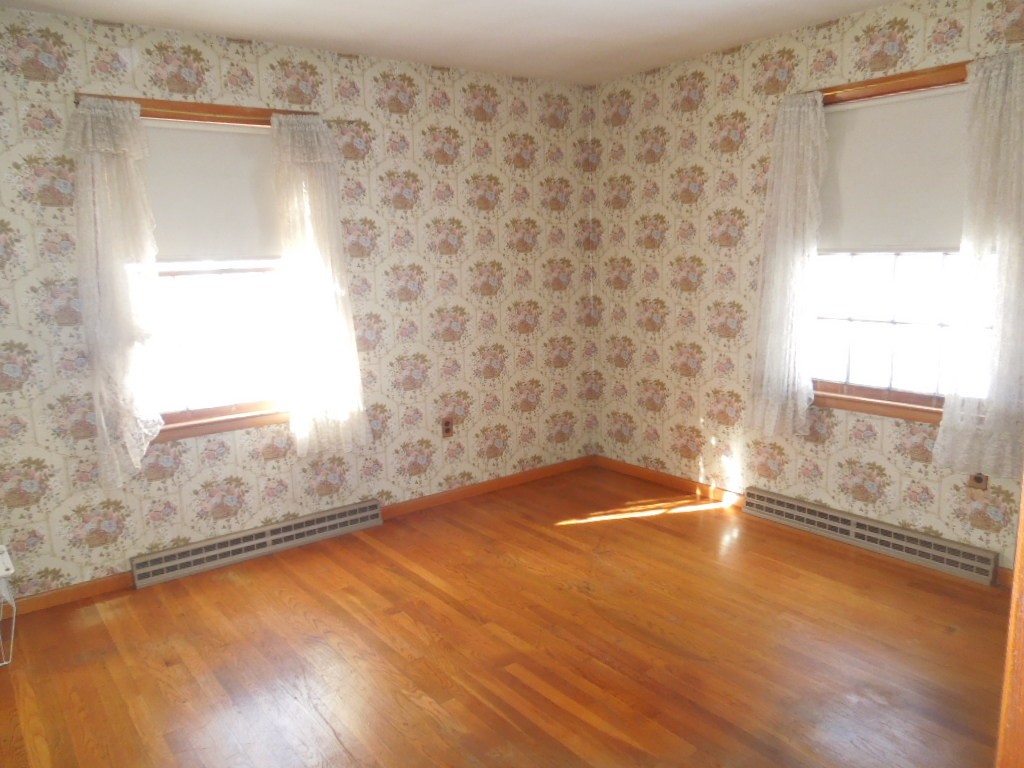 8 Murray Hill Road Chelmsford, MA 01824 - Photo 8 of 23